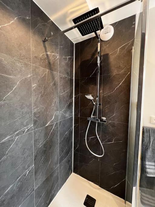 Appartement Richard Merrill 2 Personnes En Plein Centre Sainte-Mere-Eglise Ngoại thất bức ảnh